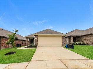 1411 Matthew Dr, Ennis, TX 75119