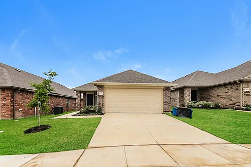 1411 Matthew Dr Photo 1