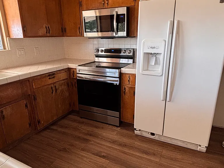 10449 Pioneer Ave — Photo 11