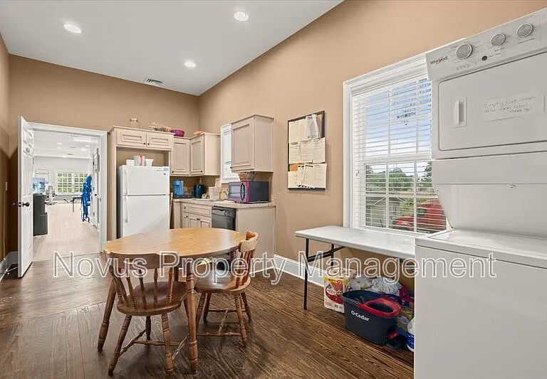 214 Maple St — Photo 28