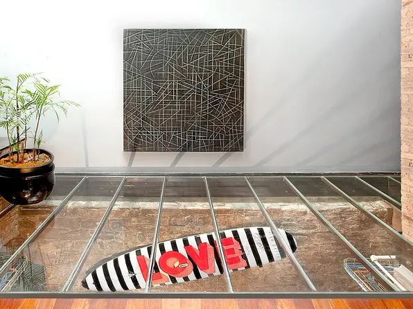 169 Hudson Street image 4 of 12