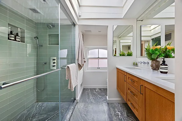 Sold by Compass | media 17