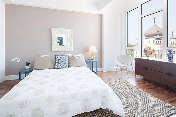 Sold by aptsandlofts.com | media 21