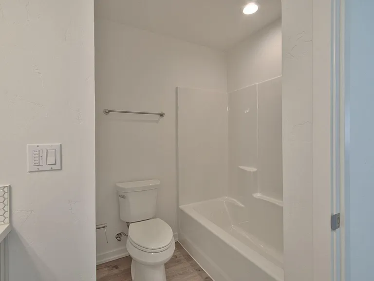 5617 SE Logan Ln — Photo 43