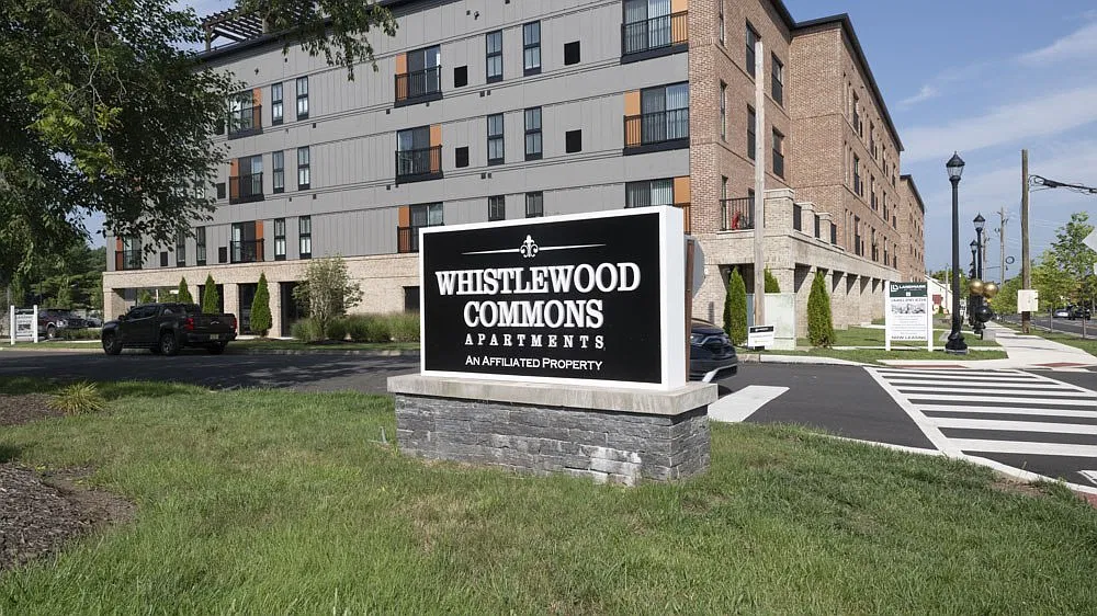 Whistlewood Commons — Photo 2