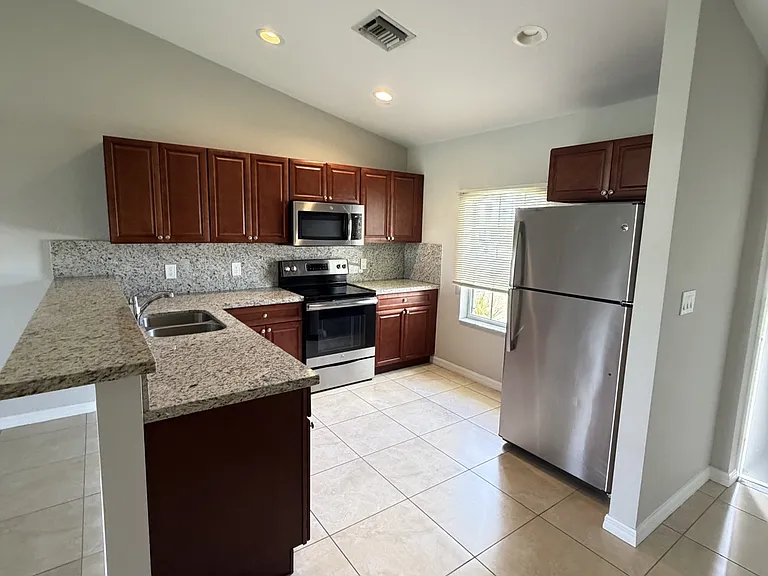 1815 Santa Barbara Blvd — Photo 4
