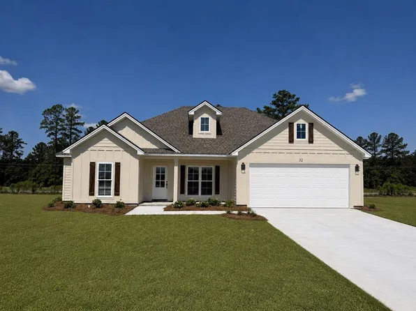 32 Edgewater Dr, Tifton, GA 31793