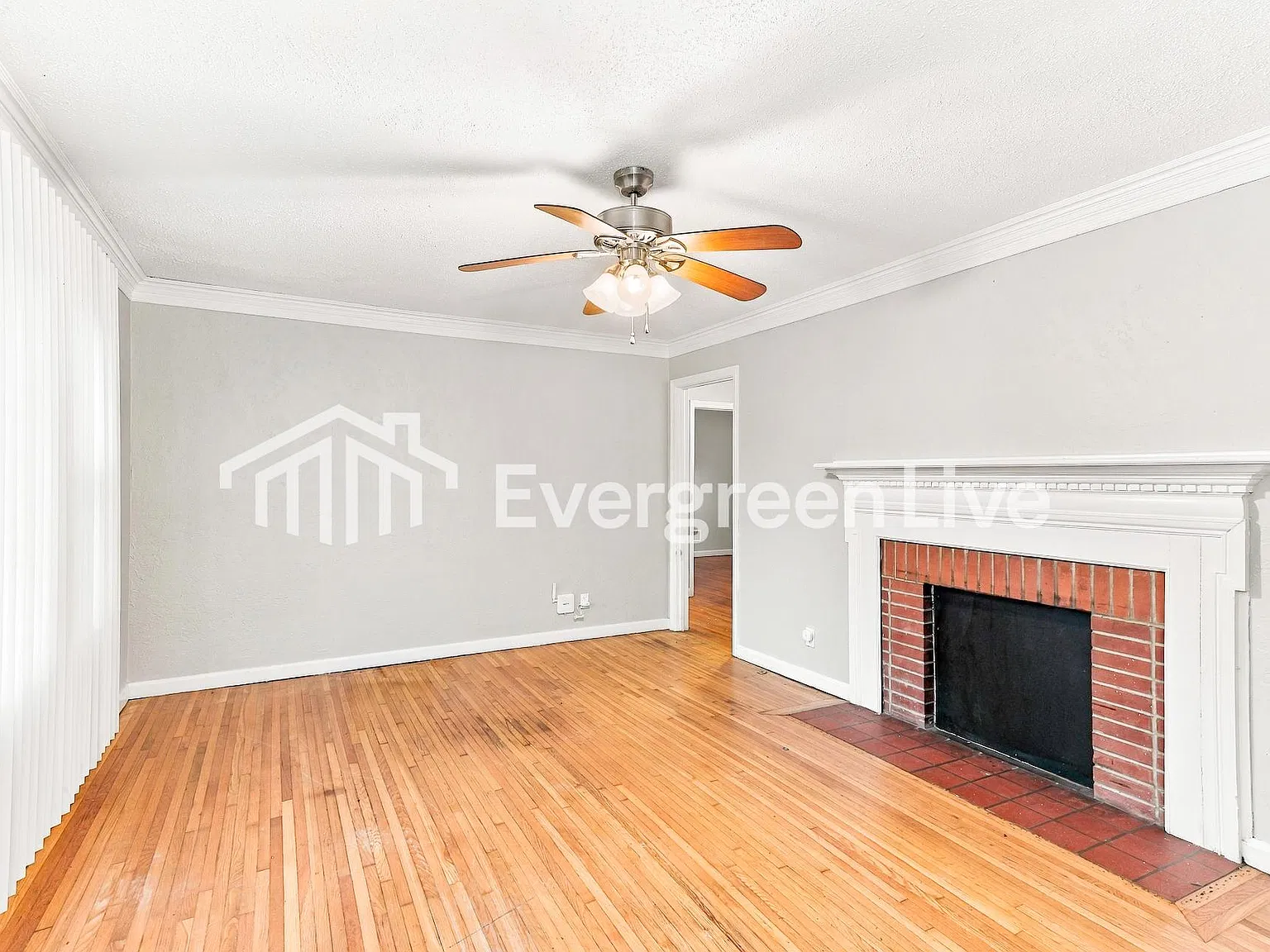 3 bed, 1.0 bath, 1357 sqft, $1,345 — Photo 3