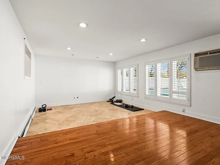 41 Poplar Ave — Photo 19