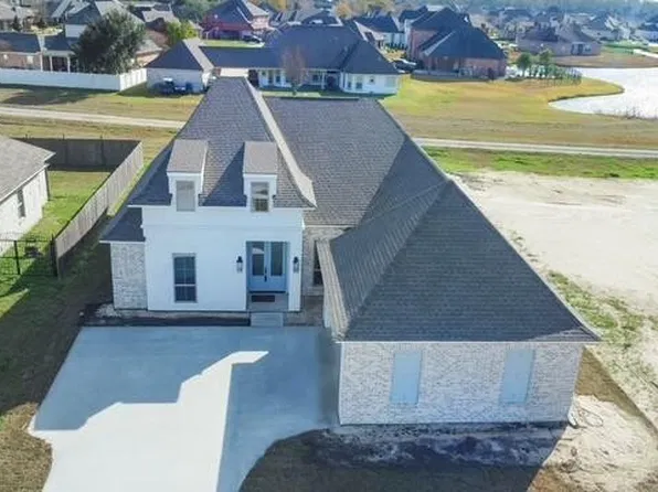 225 Cove Pointe Dr, Luling, LA 70070