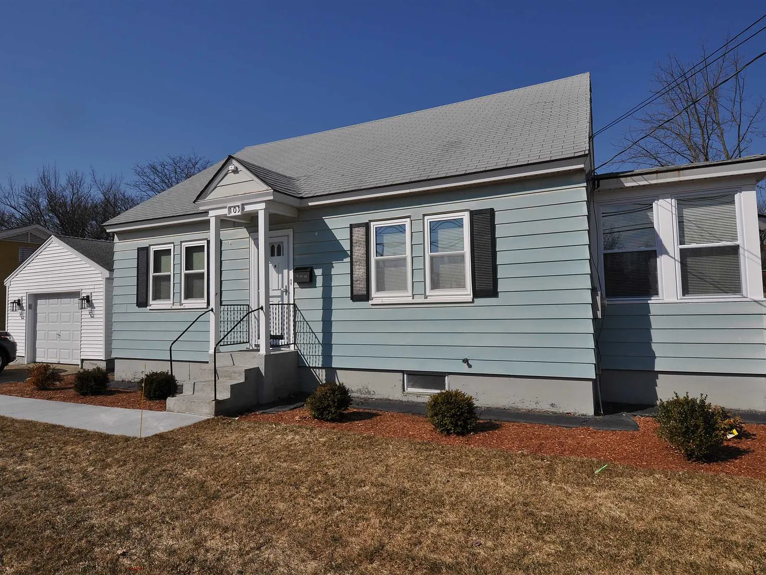 2 bed, 1.0 bath, 924 sqft, $2,695 — Photo 3