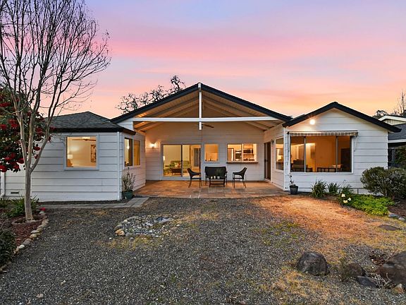 2nd image of 6 Autumn Leaf Place