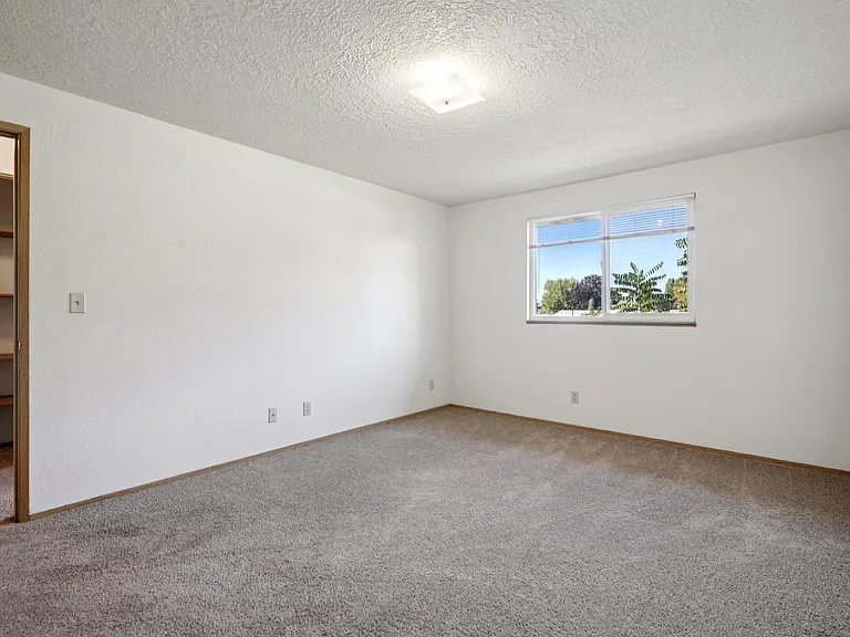 Cedar Court Apartments — Photo 26