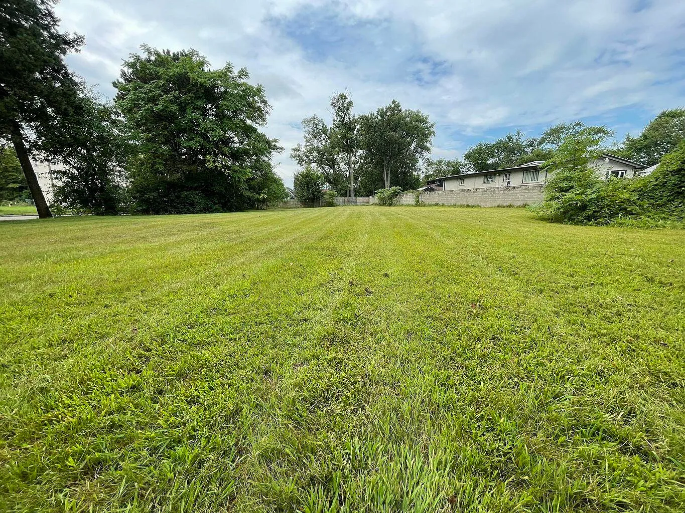 17107 Pontchartrain Blvd photo 1