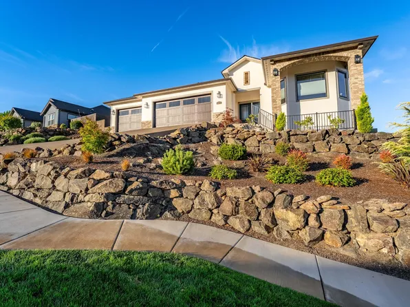 3656 Camina Dr, Medford, OR 97504