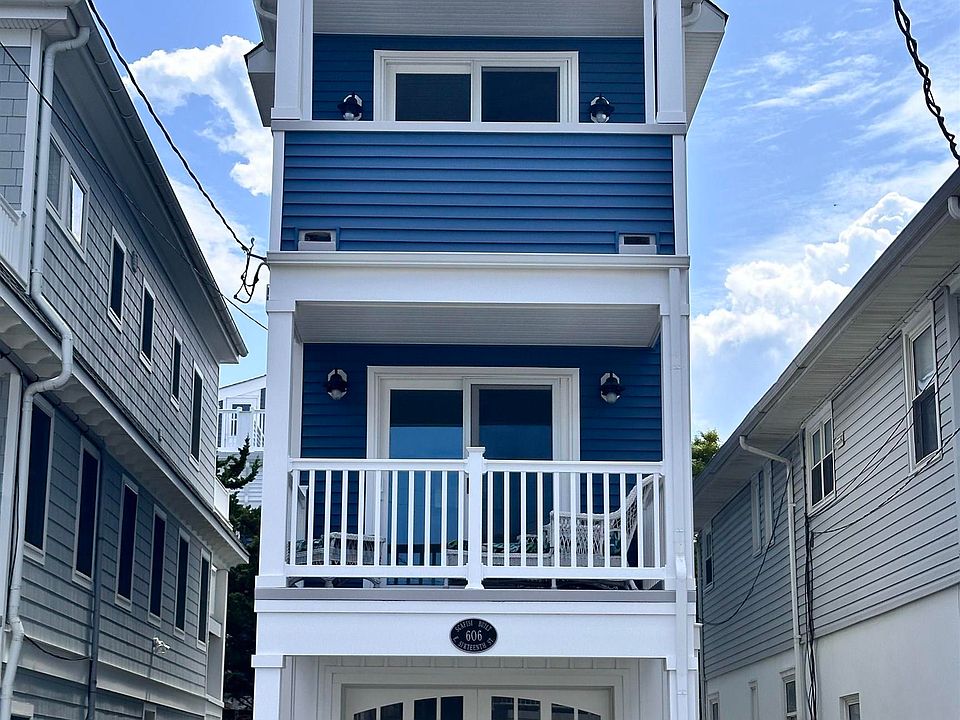 1st image of 606 E 16th St