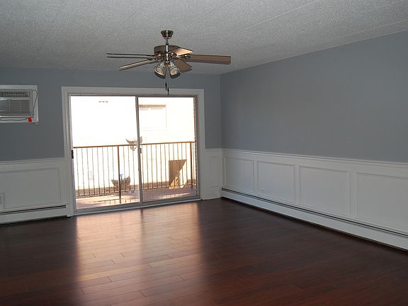 5th image of 10408 Menard Ave Unit 5