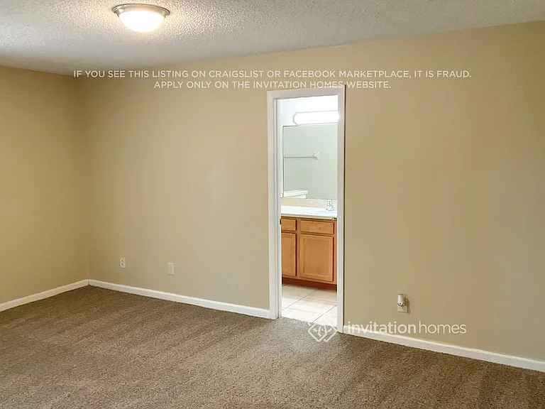 1070 Gwyn Cir — Photo 7