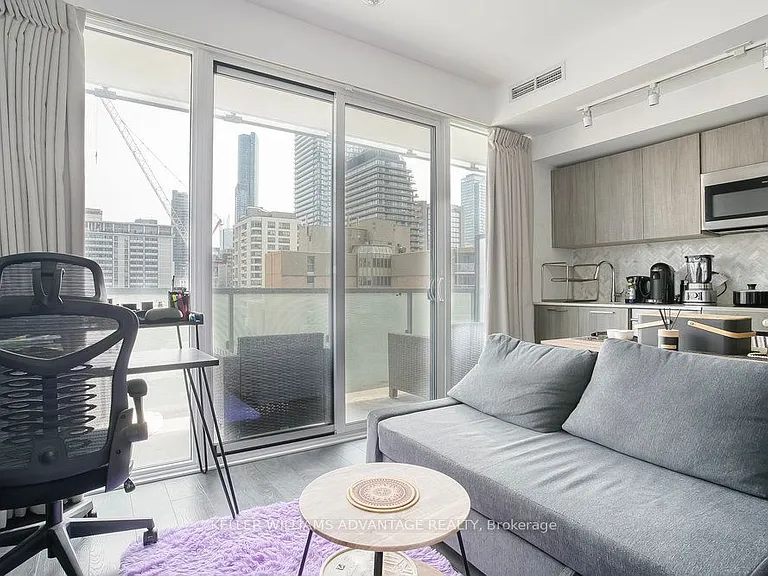 28 Wellesley St E #603 — Photo 16