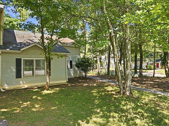 3rd image of 651 Stratford Green Way