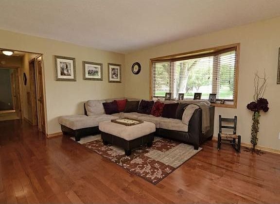 3rd image of 1381 Floral Dr W