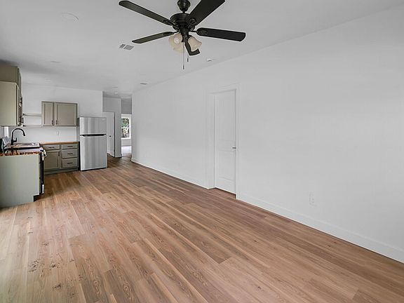 5th image of 1818 Windsor Ave
