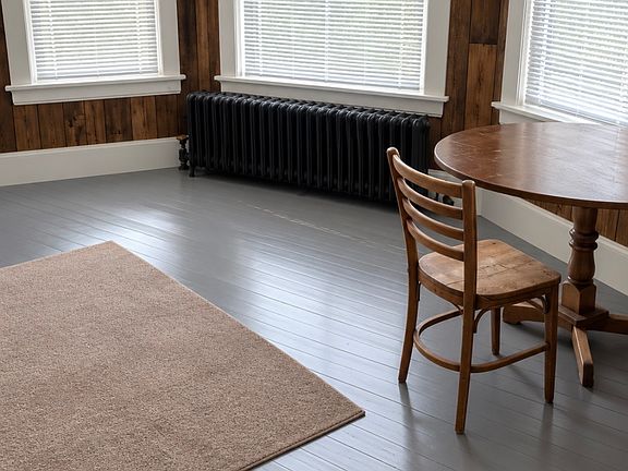 3rd image of 902 S 25th St #14