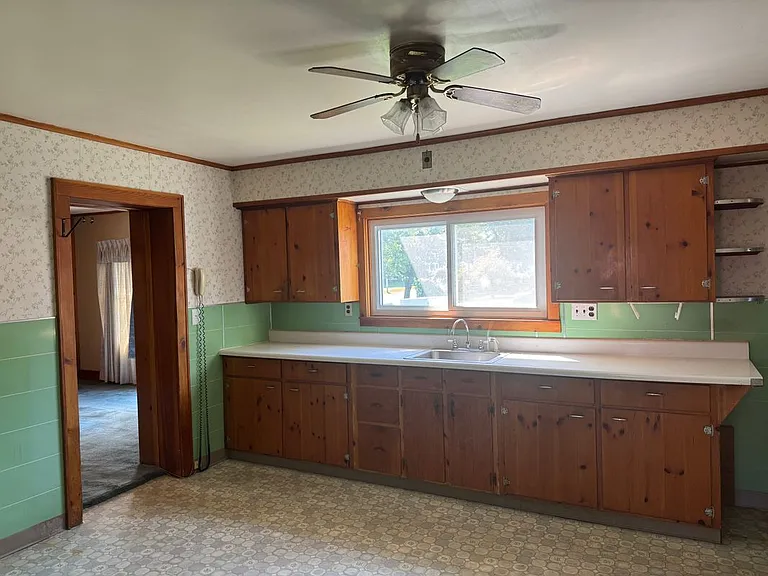 103 Broad St #2 — Photo 4