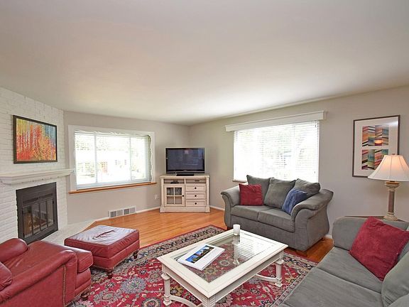 3rd image of 3283 Ashwood Dr