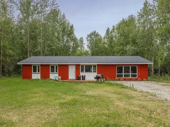 1186 Vicki Ln, North Pole, AK 99705