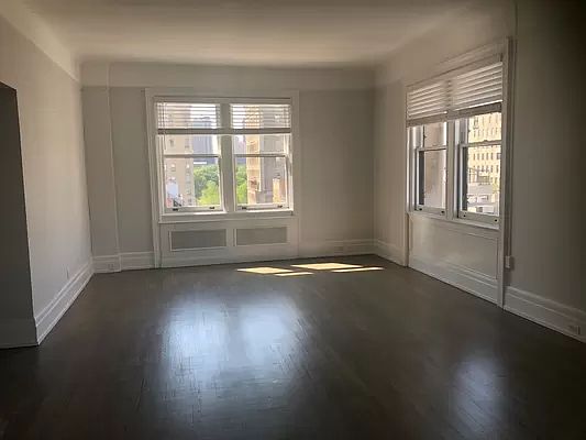 4th image of 26 E 63rd St APT 8A
