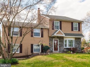 206 Governors Dr, Wallingford, PA 19086