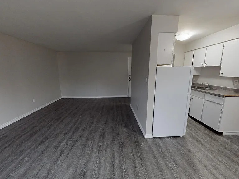 3125 Sandwich St — Photo 5