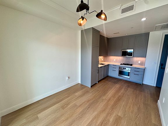2nd image of 311 S Cloverdale Ave #404A