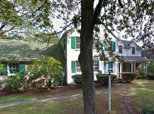 600 Love Ln, Warwick, RI 02818