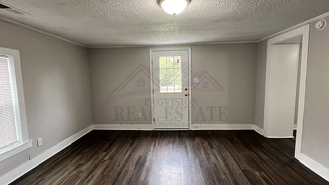 2BD/1BA Apartment — Photo 3