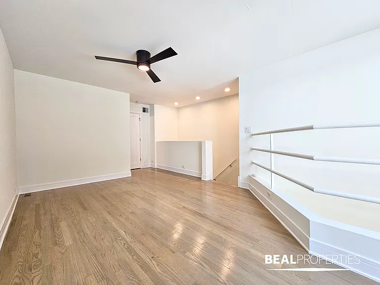 954 W Grace St — Photo 11