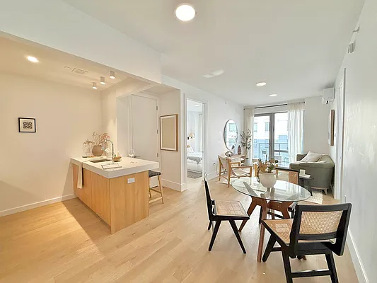 Rented by Watermark Capital Management LLC | media 81