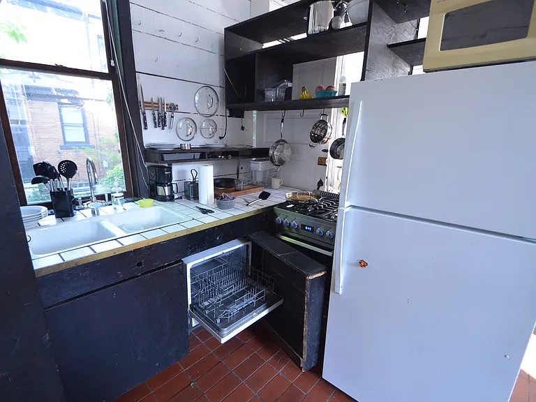 712 Filbert St #R — Photo 11