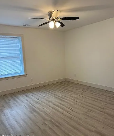 4001 Preston Hwy #6 — Photo 13