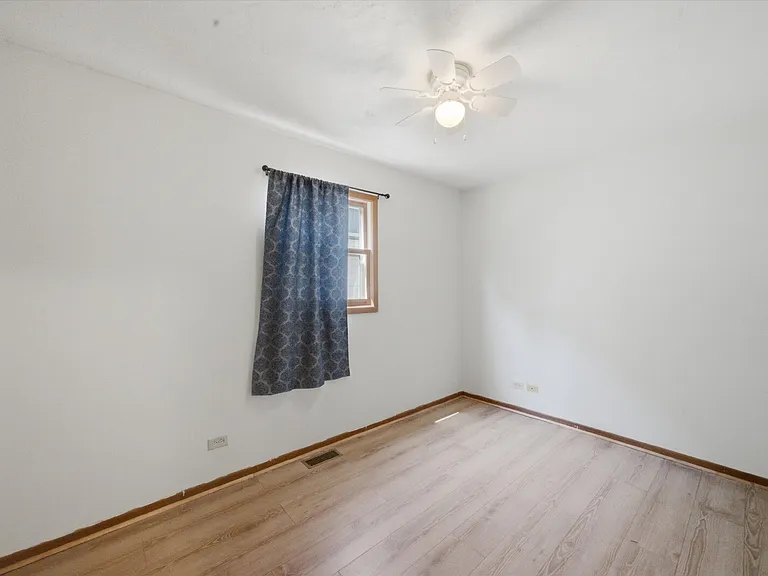 3003 Gilboa Ave — Photo 8