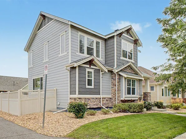 1424 Bluemoon Drive, Longmont, CO 80504