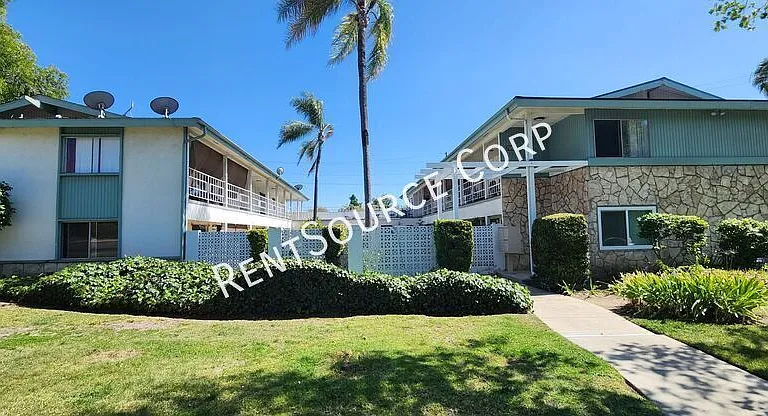 708 Santa Barbara Dr #F — Photo 2