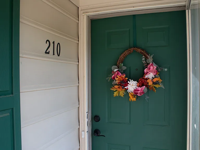 210 Rockwood Pl — Photo 4