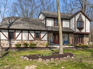 10425 Oaktree Rd, Fort Wayne, IN 46845