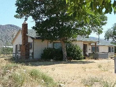 1574 Larson Ln photo 1