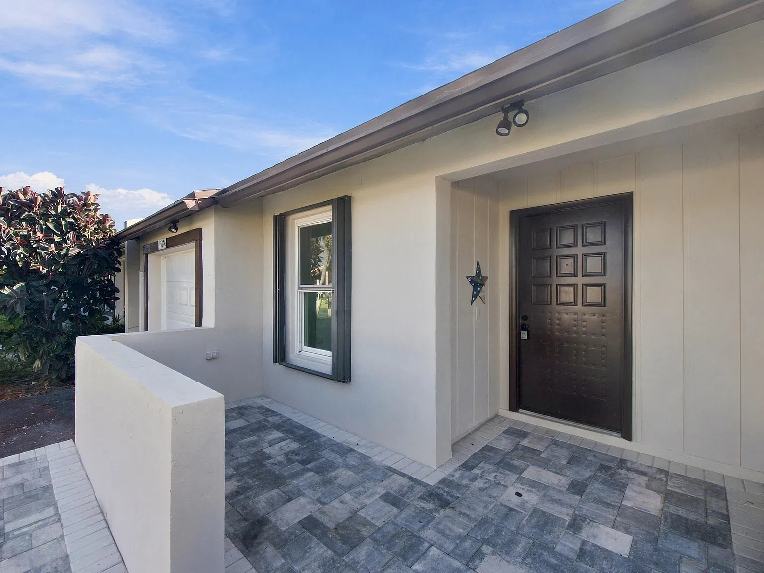2 bed, 2.0 bath, 948 sqft, $2,500 — Photo 3