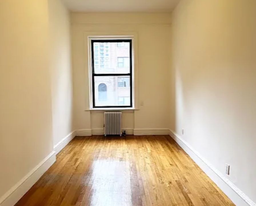 2nd image of 109 E 36th St APT 5F