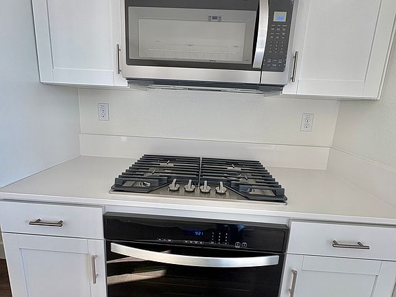 5th image of 16476 Bandon Ln