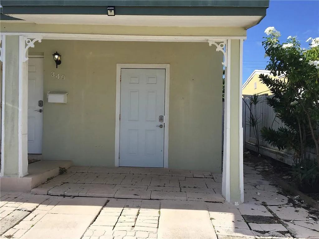1 bed, 1.0 bath, $1,200 — Photo 1